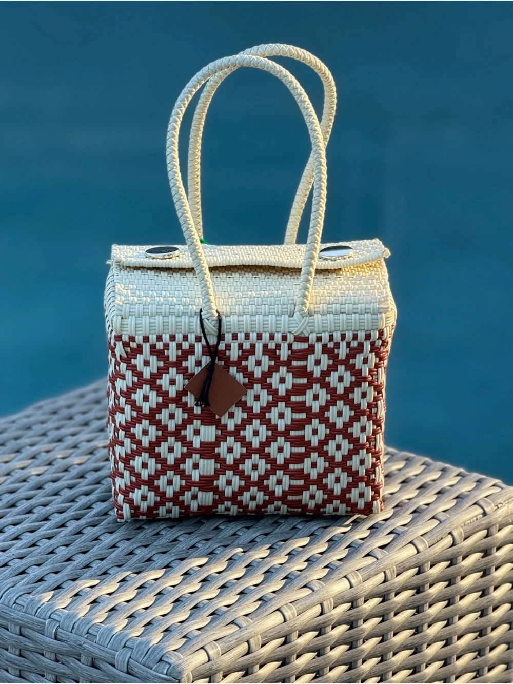Woven Tote Bag with Pattern and Decorative Tassel